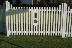 Aluminium Slats fence with letterbox